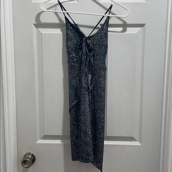 Dress - Picture 2 of 6